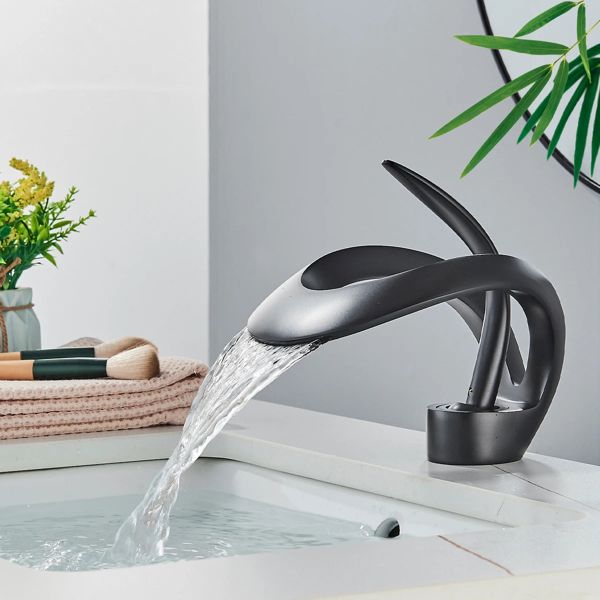 ALL Brass Black Bathroom Basin Faucet Waterfall Hot Cold Water Mixer Tap Deck Mounted Single Handle Modern Style Mixer Crane