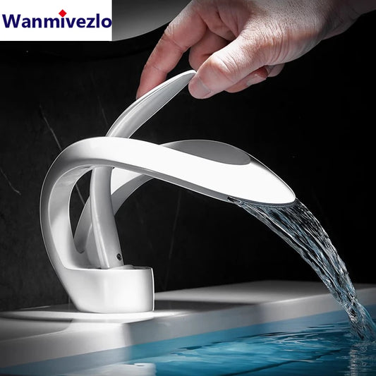Creative Bathroom Basin Sink Faucet Brass Deck Mounted Single Handle Single Hole Stream Sprayer Cold Hot Water Mixer Bath Tap