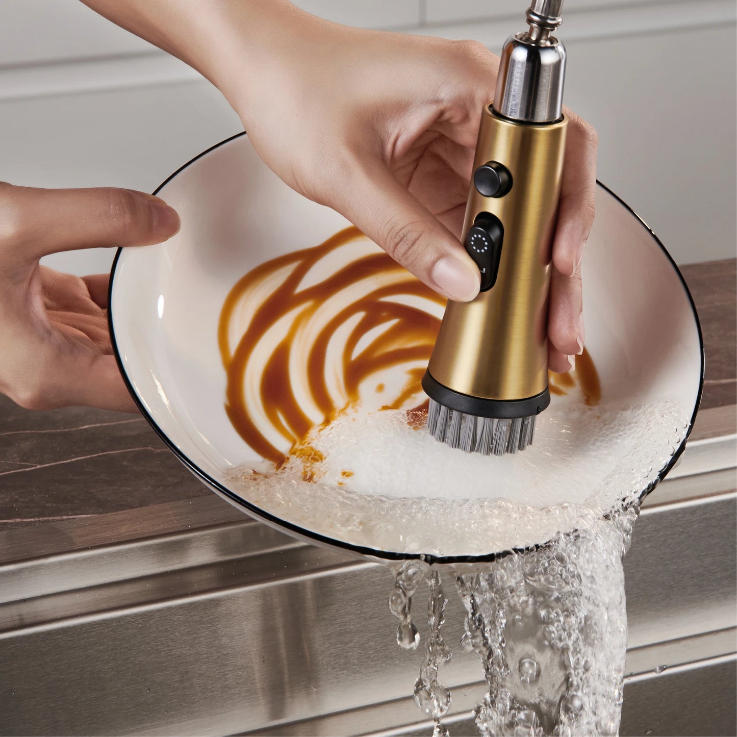 Luxury brushed gold kitchen faucet with pull-out design, 1-hole single handle cold and hot dual control dual function sink Tap