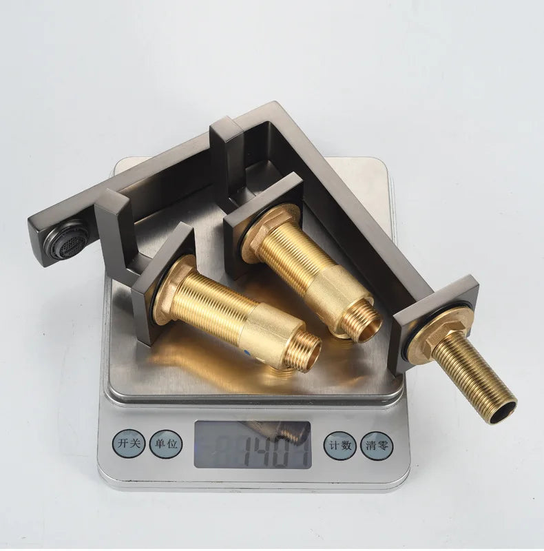 Three Hole Basin Faucet Brass Gun Grey Bathroom Faucet Cold and Hot Water Black Mixer Tap 3 Pieces Bathtub torneiras de cozinha